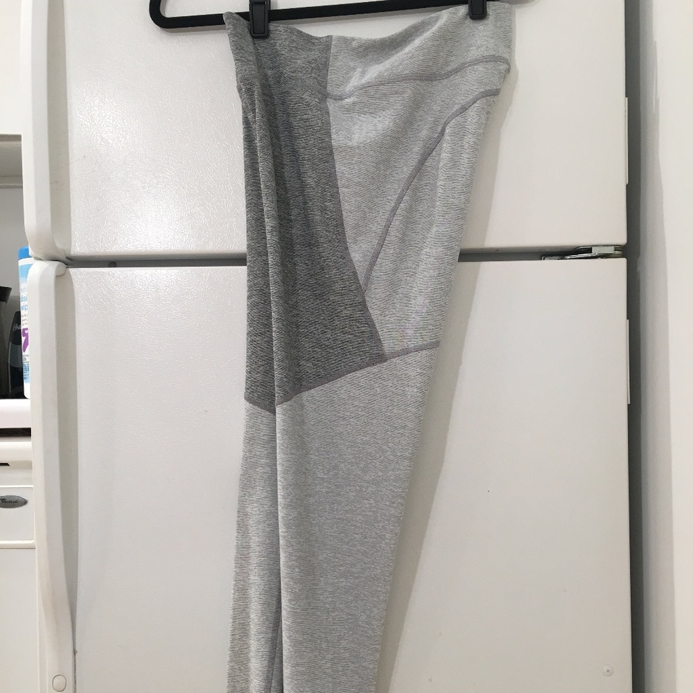Outdoor Voices Gray Two-Tone Leggings Size Large - Picture 8 of 8
